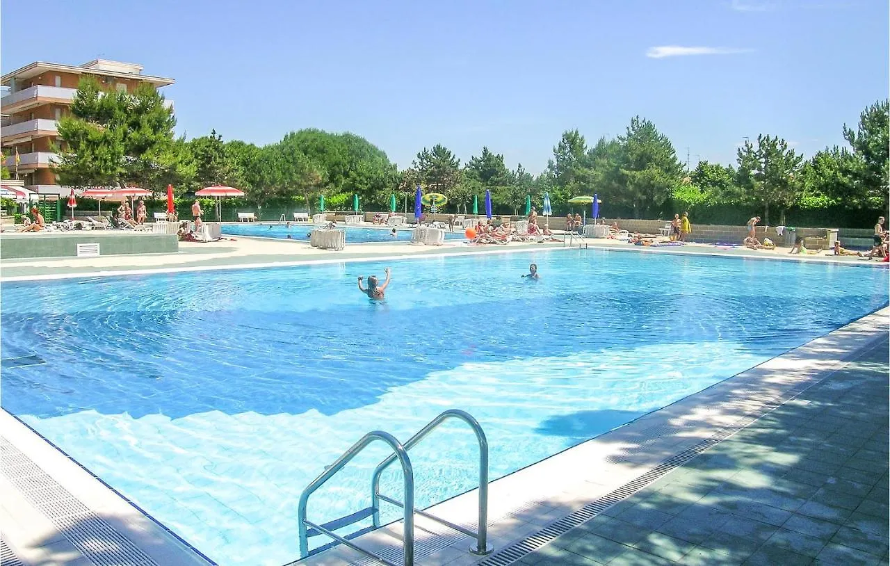 Nice Apartment In Bibione With Kitchenette Italien