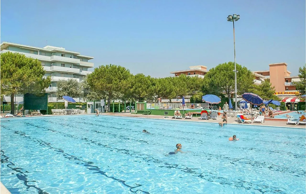 Nice Apartment In Bibione With Kitchenette Италия
