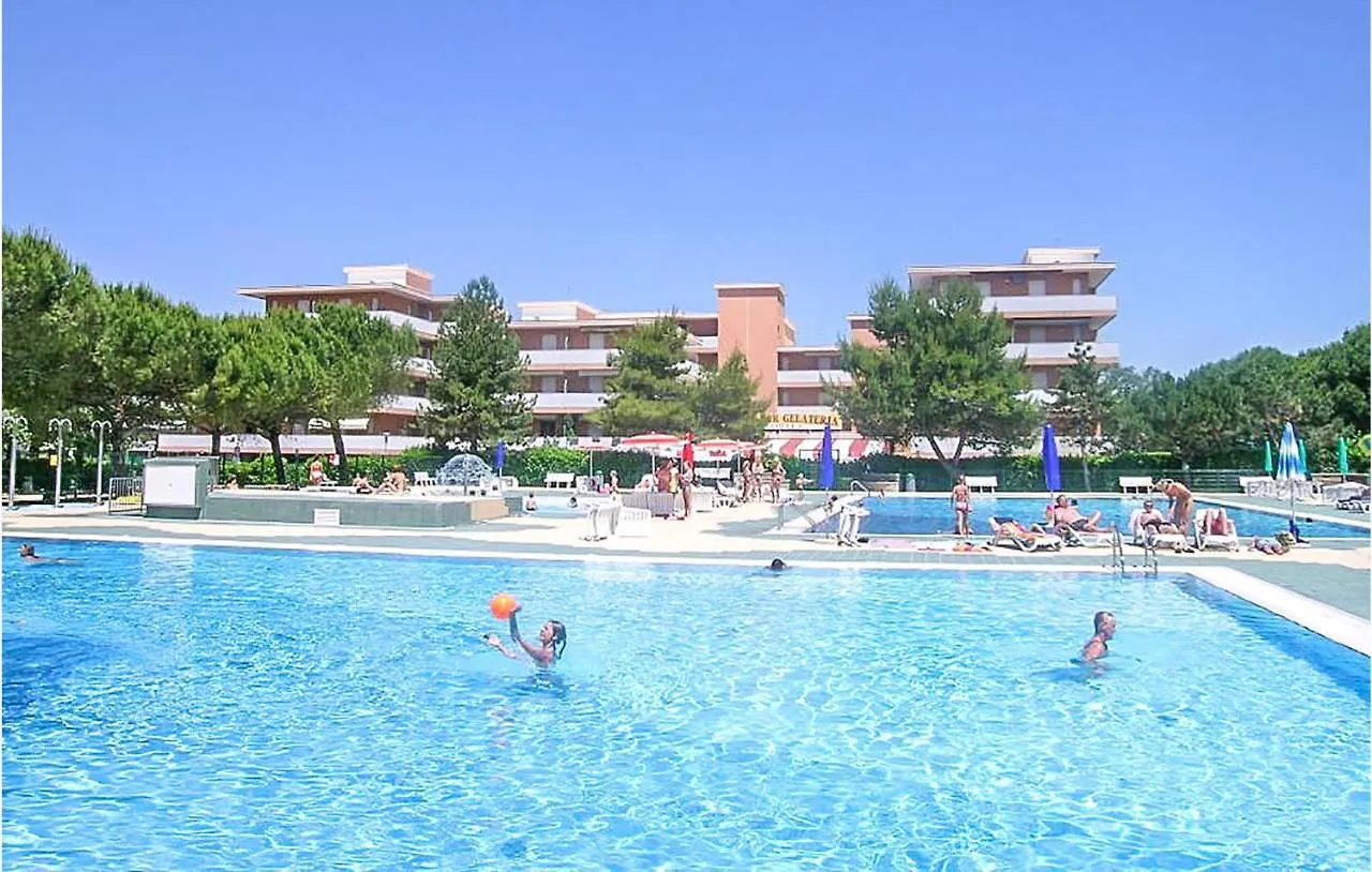 Nice Apartment In Bibione With Kitchenette 0*,